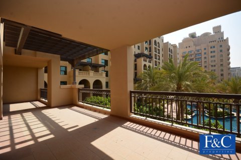 דירה להשכרה ב Palm Jumeirah, Dubai, איחוד האמירויות  2 חדרי שינה, 203.5 מ"ר, מספר 44615 - תמונה 1