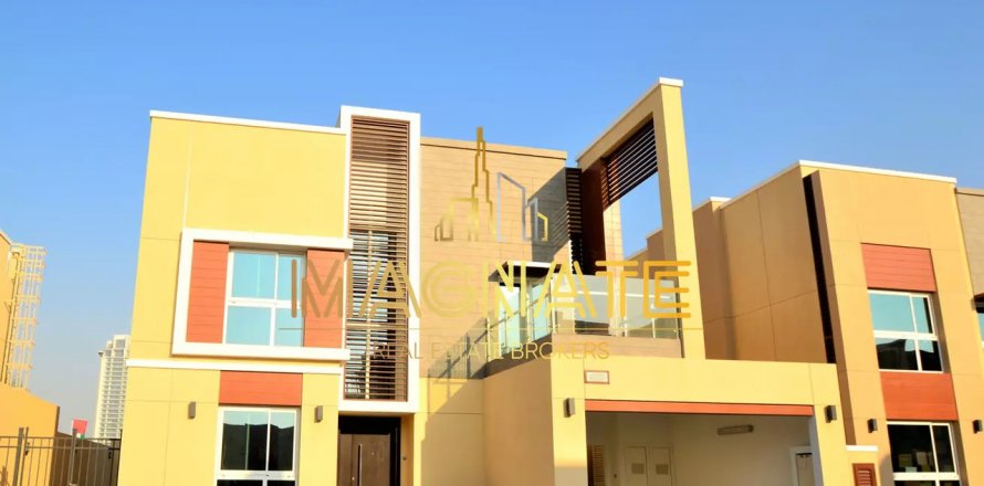וילה ב Al Barsha, Dubai, איחוד האמירויות 4 חדרי שינה, 401 מ"ר מספר 50260