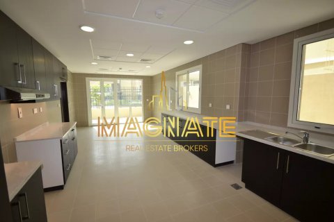 וילה למכירה ב Al Barsha, Dubai, איחוד האמירויות 5 חדרי שינה, 666 מ"ר, מספר 50262 - תמונה 3