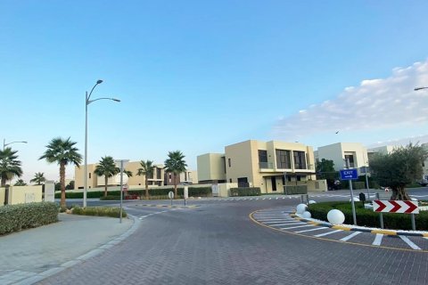 פרויקט פיתוח QUEENS MEADOW ב Dubai, איחוד האמירויות מספר 78760 - תמונה 5