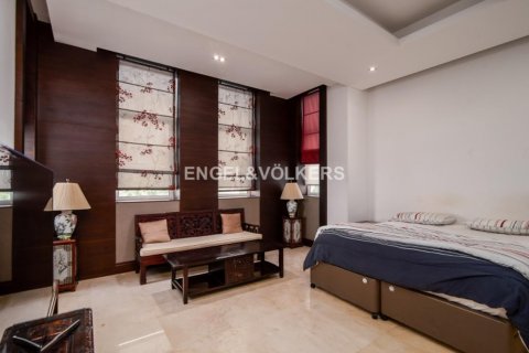 Emirates Hills, Dubai, संयुक्त अरब अमीरात में विला, 6 बेडरूम, 1114.83 वर्ग मीटर, संख्या 18424 - फ़ोटो 25