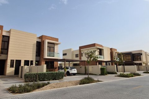 TRINITY में DAMAC Hills (Akoya by DAMAC), Dubai,संयुक्त अरब अमीरात में डेवलपमेंट प्रॉजेक्ट, संख्या 77668 - फ़ोटो 1
