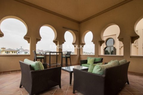 Vila u gradu Palm Jumeirah, Dubai, UAE 6 spavaće sobe, 1245.26 m2 Br. 20191 - Slika 7