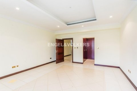 Vila u gradu Palm Jumeirah, Dubai, UAE 4 spavaće sobe, 464.51 m2 Br. 18053 - Slika 19