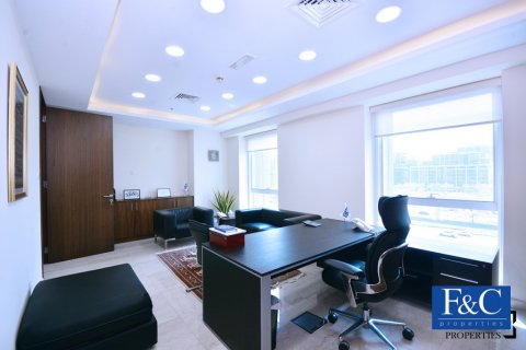 Ured u gradu Sheikh Zayed Road, Dubai, UAE 127.8 m2 Br. 44808 - Slika 9