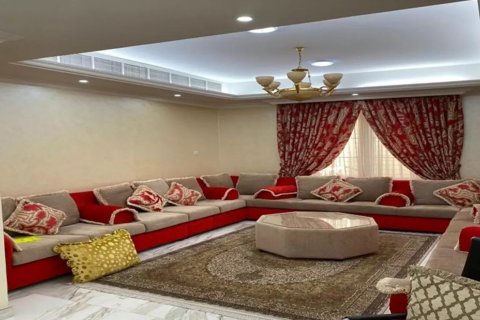 Vila u gradu Bur Dubai, UAE 6 spavaće sobe, 843 m2 Br. 56207 - Slika 5