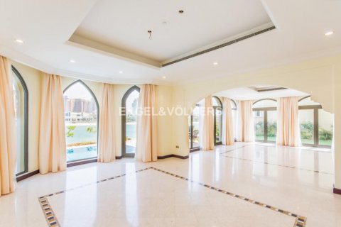 Vila di Palm Jumeirah, Dubai, UEA 4 kamar tidur, 464.51 m2 nomor 18053 - foto 1