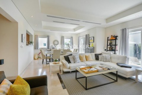 Vila di Al Furjan, Dubai, UEA 3 kamar tidur, 301.19 m2 nomor 21711 - foto 2
