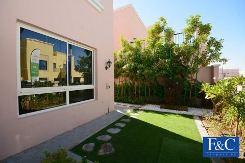 Vila di Nadd Al Sheba, Dubai, UEA 4 kamar tidur, 470.6 m2 nomor 44890 - foto 22