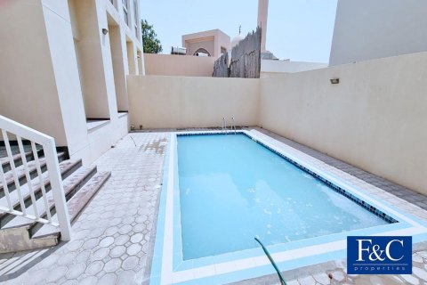 Vila di Umm Suqeim, Dubai, UEA 4 kamar tidur, 650.3 m2 nomor 44984 - foto 15