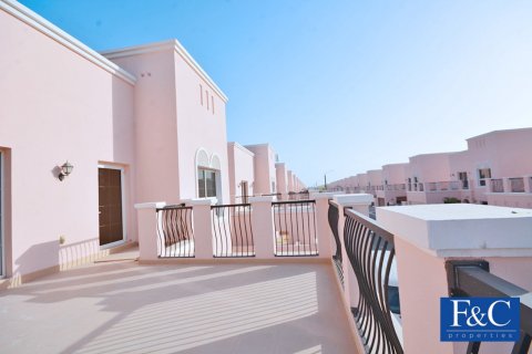 Vila di Nadd Al Sheba, Dubai, UEA 4 kamar tidur, 468.5 m2 nomor 44963 - foto 1