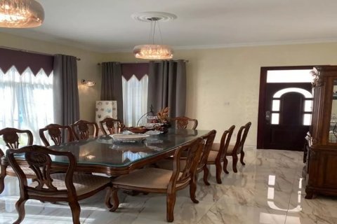 Vila di Bur Dubai, UEA 6 kamar tidur, 843 m2 nomor 56207 - foto 1