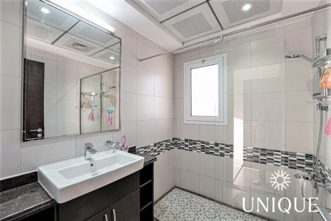 Vila di Living Legends, Dubai, UEA 6 kamar tidur, 390.2 m2 nomor 74046 - foto 20