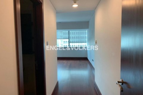 Duplex in vendita a World Trade Center, Dubai, EAU 4 camere da letto, 294.96 mq. № 19642 - foto 10