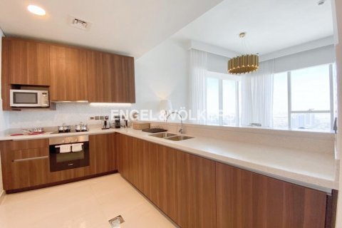 Appartamento in vendita a Dubai Media City, Dubai, EAU 2 camere da letto, 177.72 mq. № 21988 - foto 6