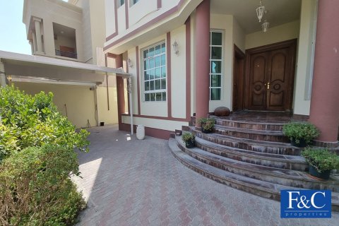 Villa in affitto a Umm Suqeim, Dubai, EAU 4 camere da letto, 557.4 mq. № 44684 - foto 2