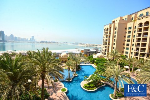 Appartamento in affitto a Palm Jumeirah, Dubai, EAU 2 camere da letto, 160.1 mq. № 44614 - foto 1