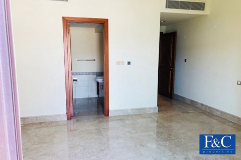 Appartamento in vendita a Palm Jumeirah, Dubai, EAU 3 camere da letto, 244.7 mq. № 44607 - foto 2