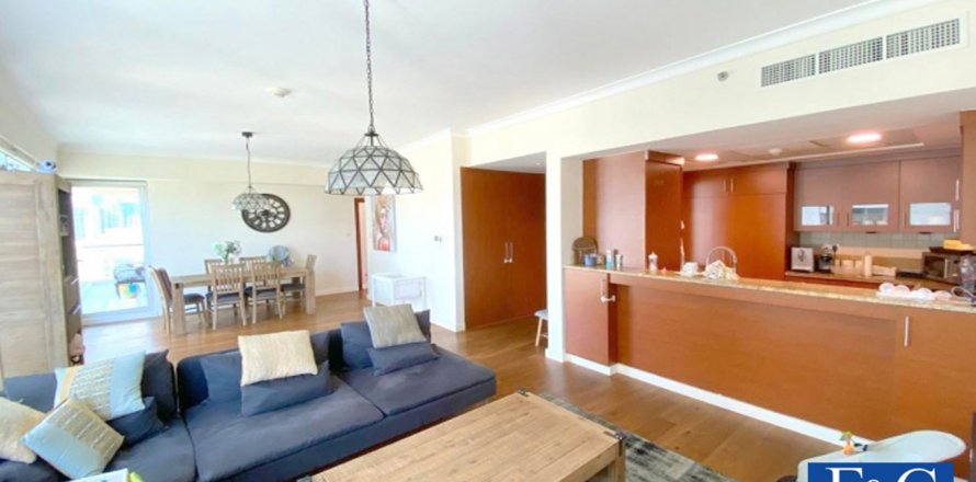 Appartamento a The Views, Dubai, EAU 2 camere da letto, 135.5 mq. № 44924