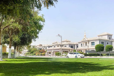 Complesso immobiliare NEW WORLD RESIDENCES a Falcon City of Wonders, Dubai, EAU № 61620 - foto 4