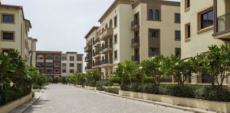 Complesso immobiliare QAMAR APARTMENTS a Al Muhaisnah, Dubai, EAU № 58691