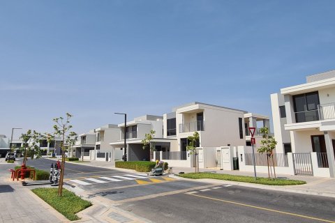 Dubai Hills Estate、Dubai、UAEにある開発プロジェクト SIDRA 3 VILLAS No68558 - 写真 10