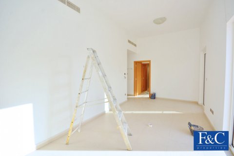 Вилла Nadd Al Sheba, Дубай, БАӘ-да 4 жатын бөлмелер, 468.5 м² № 44963 - фото 7