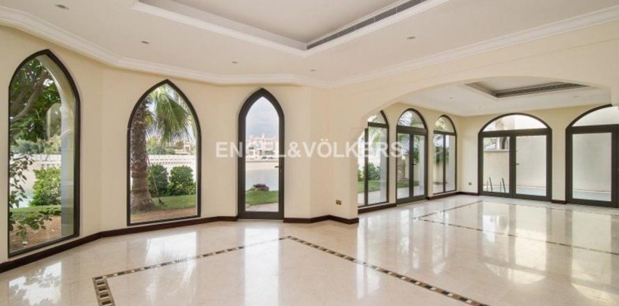 Palm Jumeirah, Dubai, UAE의 빌라 침실 4개, 464.51제곱미터 번호 18373