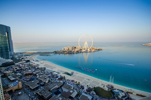 First floating villa of Sea Palace Floating Resort is completed 