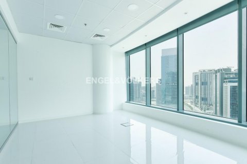 Business Bay, Dubai, UAE의 판매용 사무실 107.12제곱미터 번호 18357 - 사진 1