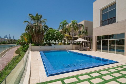 Villa Emirates Hills, Dubaijā, AAE 6 istabas, 1114.83 m2 Nr. 18424 - attēls 14
