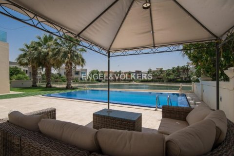 Villa Emirates Hills, Dubaijā, AAE 6 istabas, 1114.83 m2 Nr. 18424 - attēls 23