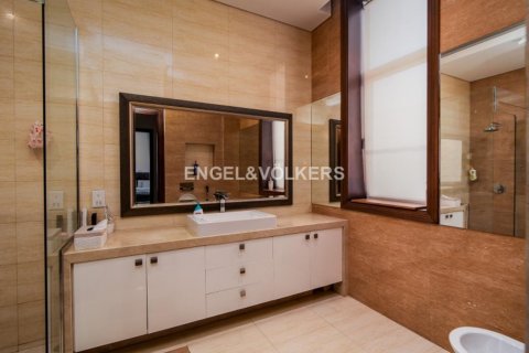 Villa Emirates Hills, Dubaijā, AAE 6 istabas, 1114.83 m2 Nr. 18424 - attēls 16