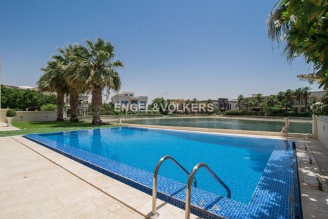 Villa Emirates Hills, Dubaijā, AAE 6 istabas, 1114.83 m2 Nr. 18424 - attēls 13
