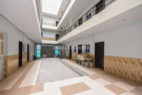 Darba nometne Al Quoz, Dubaijā, AAE 929.02 m2 Nr. 27785 - attēls 2