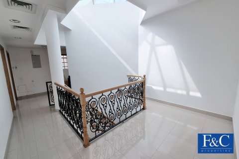 Villa Umm Suqeim, Dubaijā, AAE 4 istabas, 557.4 m2 Nr. 44684 - attēls 19