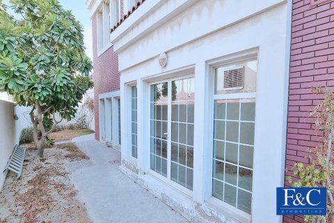 Villa Umm Suqeim, Dubaijā, AAE 4 istabas, 464.5 m2 Nr. 44842 - attēls 13