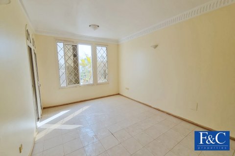 Villa Umm Suqeim, Dubaijā, AAE 4 istabas, 464.5 m2 Nr. 44842 - attēls 11
