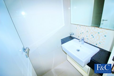 Apartmen di Business Bay, Dubai, UAE 2 bilik tidur, 119.8 meter persegi № 44587 - foto 10