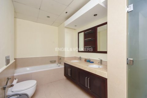 Appartement te huur in The Views, Dubai, VAE 2 slaapkamers, 124.95 vr.m., nr 18403 - foto 13