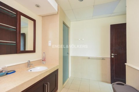Appartement te huur in The Views, Dubai, VAE 2 slaapkamers, 124.95 vr.m., nr 18403 - foto 19