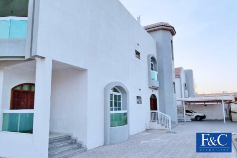 Villa te huur in Jumeirah, Dubai, VAE 5 slaapkamers, 650.3 vr.m., nr 44978 - foto 1