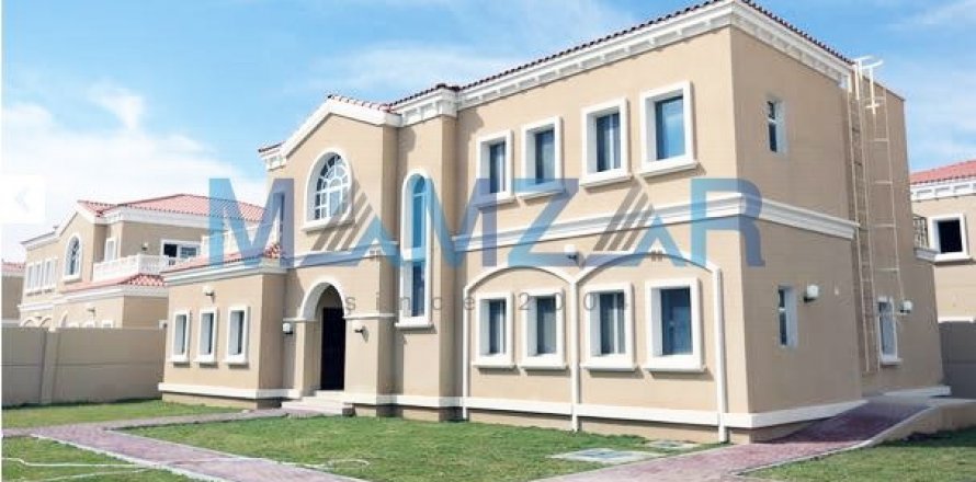 Commerciële villa in Al Ain, VAE 297 vr.m. nr 57118