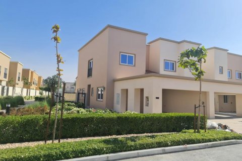 Rijtjeshuis te koop in Dubai Land, Dubai, VAE 4 slaapkamers, 2476 vr.m., nr 79849 - foto 1