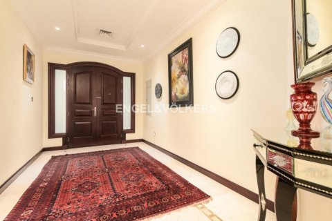 Villa til salgs i Palm Jumeirah, Dubai, Emiratene 4 soverom, 464.51 kvm Nr. 19468 - Foto 2