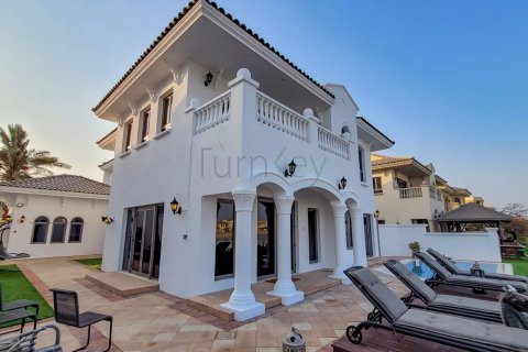 Villa sa Palm Jumeirah, Dubai, UAE 4 silid-tulugan, 465 sq.m. № 50267 - larawan 1