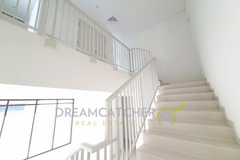 Townhouse sa Dubai, UAE 4 silid-tulugan, 323.95 sq.m. № 81100 - larawan 8