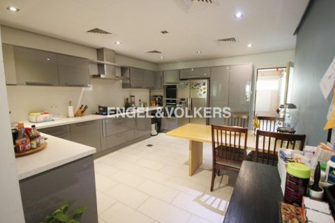Villa para venda em Meadows, Dubai, EAU 4 quartos, 663.97 m2 № 18032 - foto 12