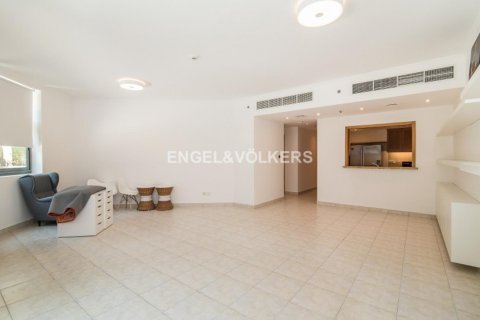 Apartamento para arrendamento em The Views, Dubai, EAU 3 quartos, 260.03 m2 № 18256 - foto 2