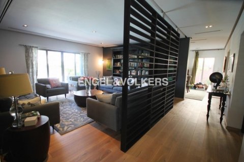Villa para venda em Meadows, Dubai, EAU 4 quartos, 663.97 m2 № 18032 - foto 3